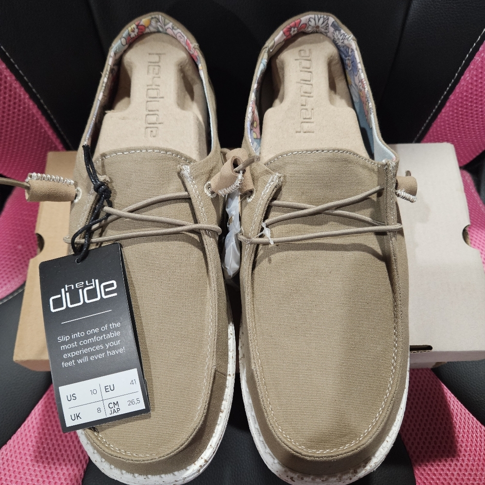 Womens Hey Dudes Size 10